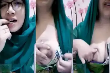 Ibu Haji Jilbab Hijau Ngentot Brutal
